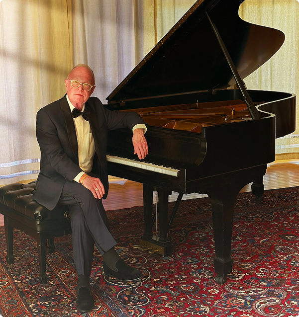 Daniel Stroup at the Piano, Dapper